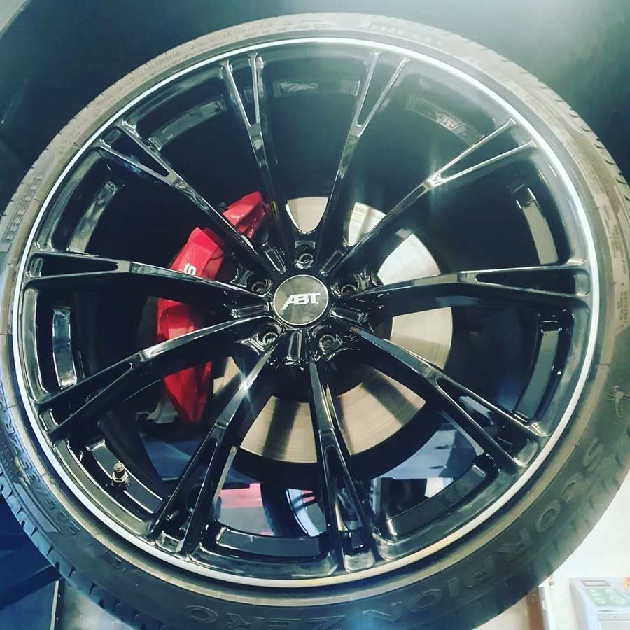 Velg op de RoadForce balanceermachine
